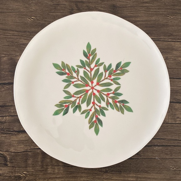 Melamine Holiday Salad/Appetizer Plates. Set of 4. - Picture 2 of 9